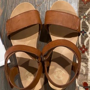 True Craft Platform Sandals 9.5